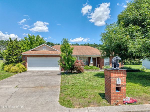 926 Mossy Grove Lane, Maryville, TN 37801