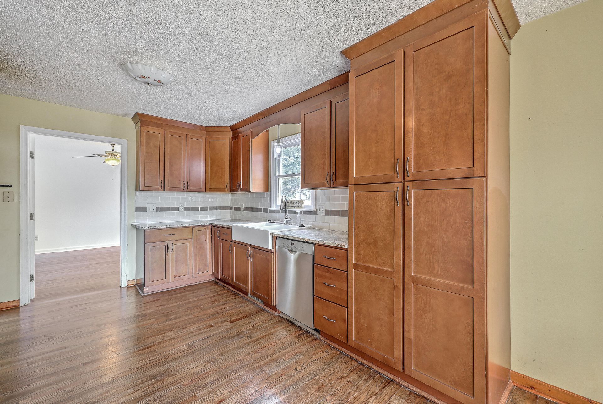2537 Etiwan Avenue Photo 12