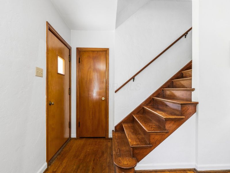 260 Dixon Court, Columbus, OH 43214 Photo 8