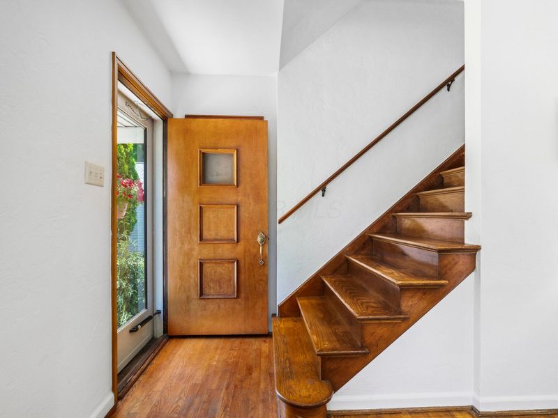 260 Dixon Court, Columbus, OH 43214 Photo 9