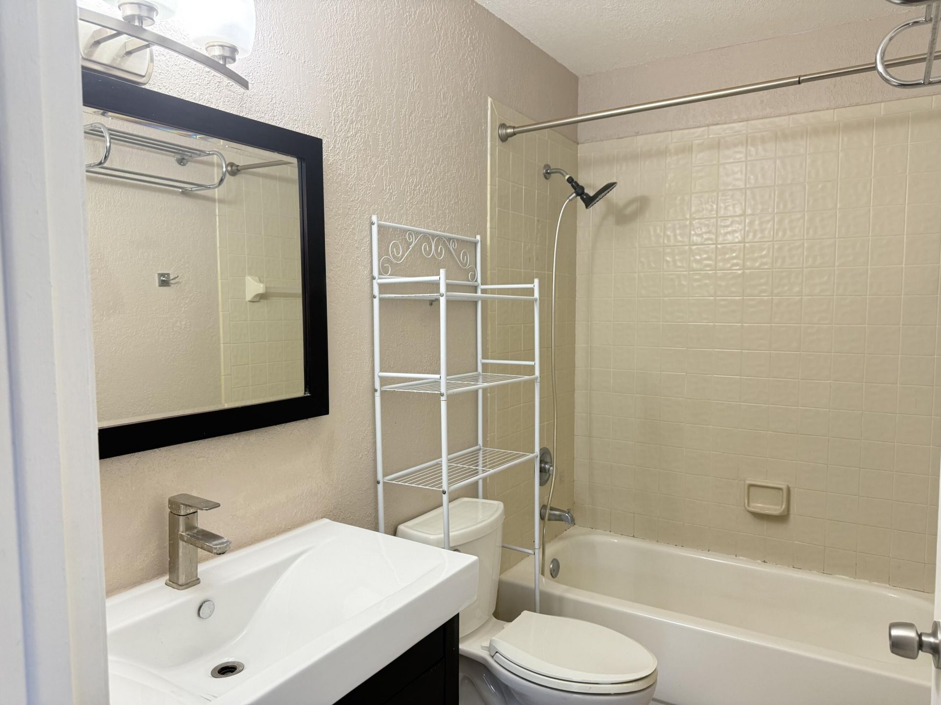 6978 NW 166th Terrace, Unit 1604, Miami Lakes, FL 33014 Photo