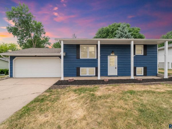 1203 N Orleans Ave, Dell Rapids, SD 57022