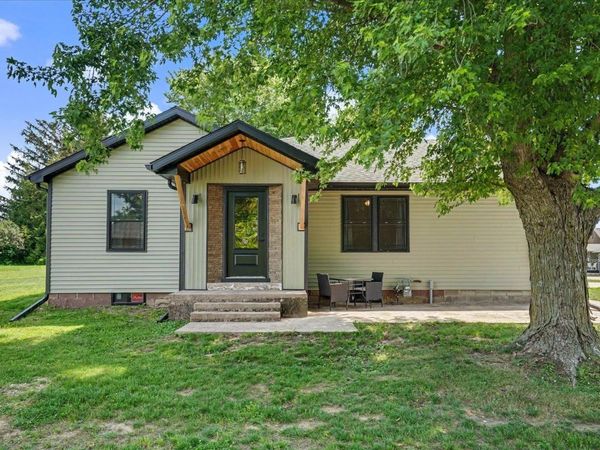 406 N William Street, Earlville, IA 52041