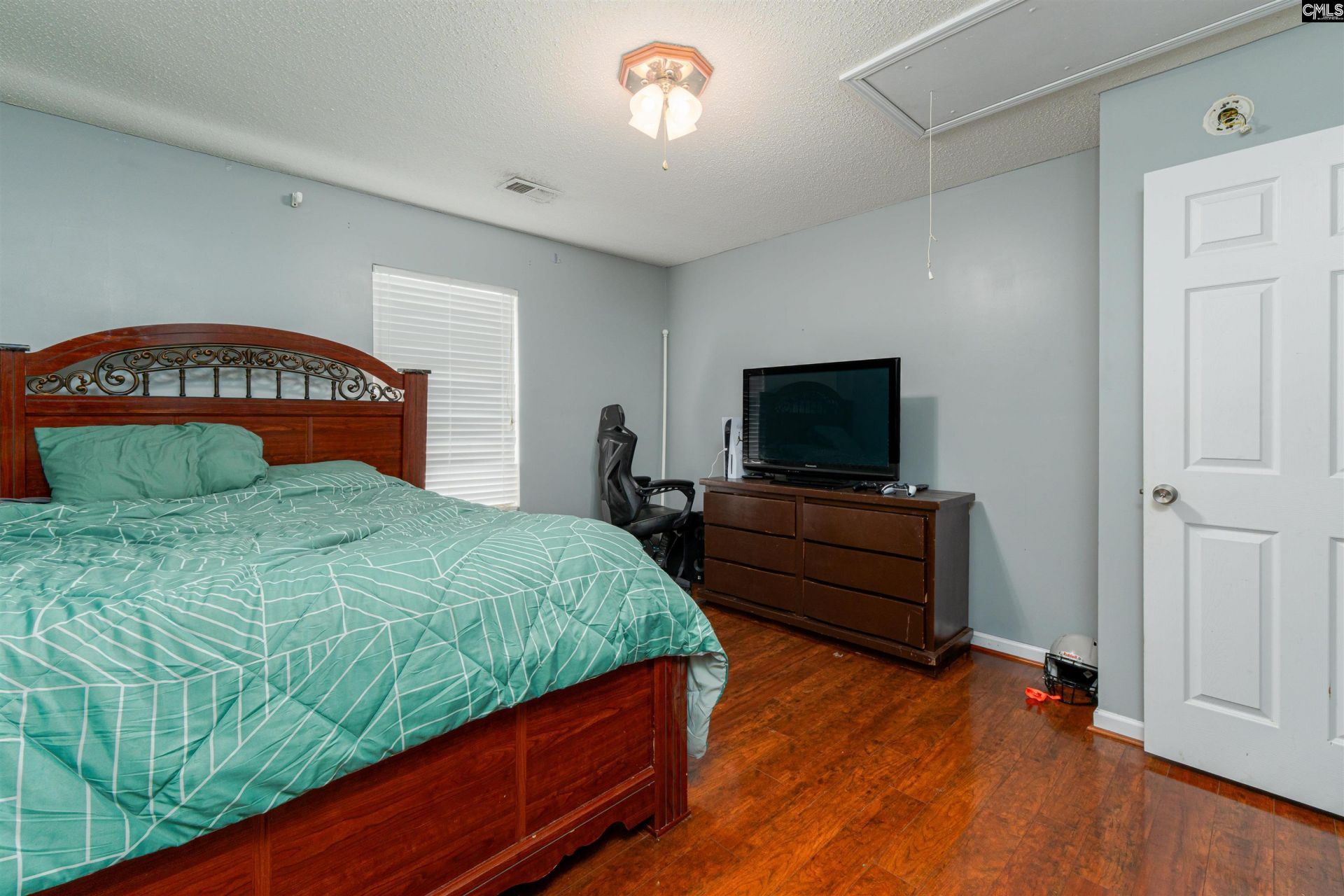 909 Murchison Drive  Photo 19