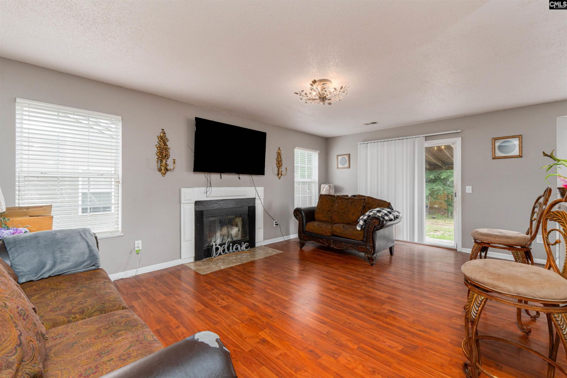 909 Murchison Drive  Photo 7