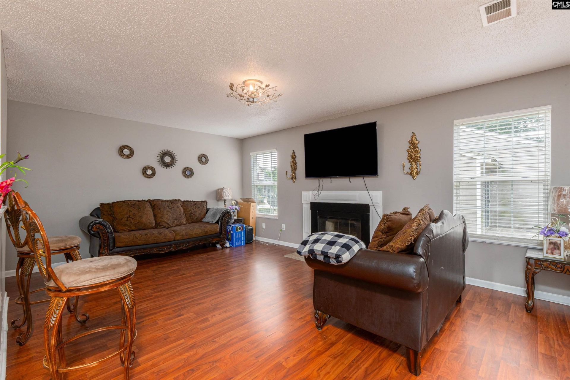 909 Murchison Drive  Photo 8