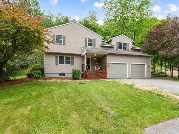 697 East Hill Road, Richmond, VT 05477