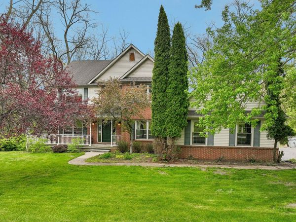 6338 Dalton Ridge, Brighton, MI 48116