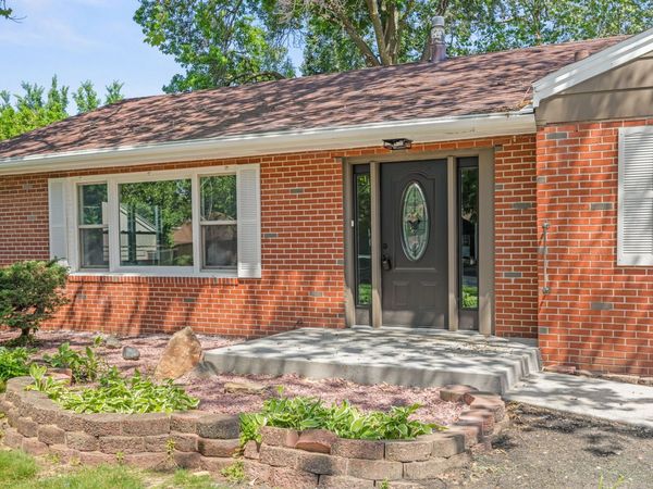 6619 Sunset Terrace, Windsor Heights, IA 50324