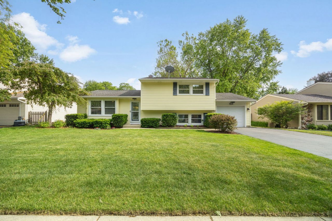 1513 Ronzheimer Avenue , Saint Charles, IL 60174 Main Photo
