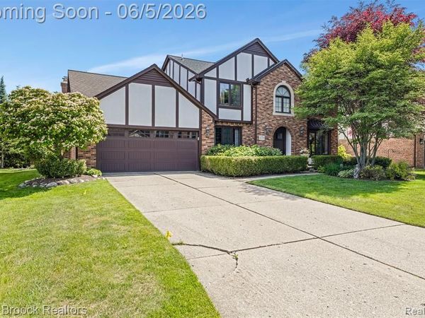2773 Winter Park Road, Rochester Hills, MI 48309