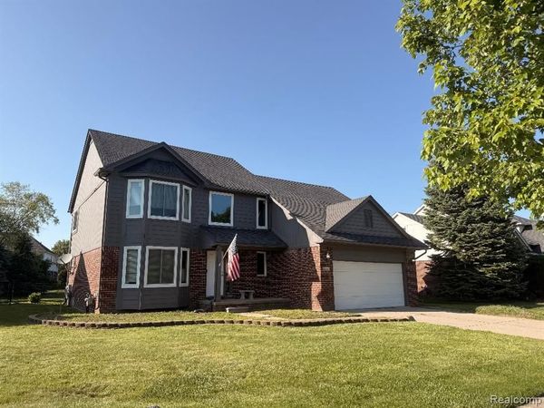 31167 Broderick Drive , Chesterfield Twp, MI 48051