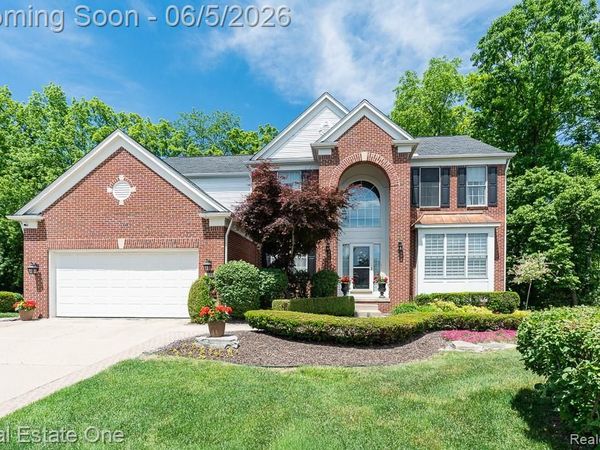 1735 Bedlington Court, Rochester Hills, MI 48307