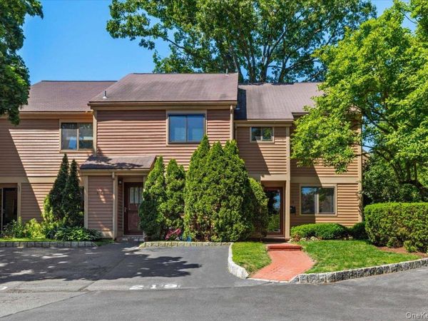 219 Treetop Crescent Lane , Rye Brook, NY 10573