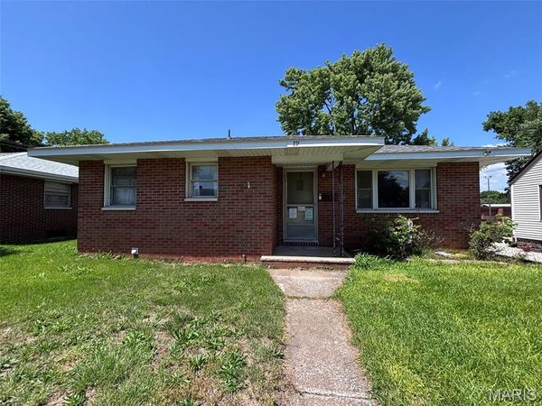 79 Harnett Avenue , Wood River, IL 62095