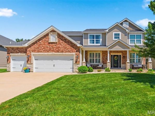 240 Oakhurst Circle, O'Fallon, MO 63368