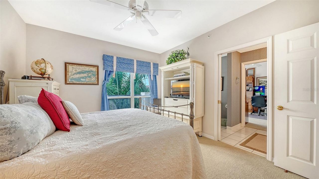 5420 Eagles Point Circle, Unit 406, Sarasota, FL 34231 Photo