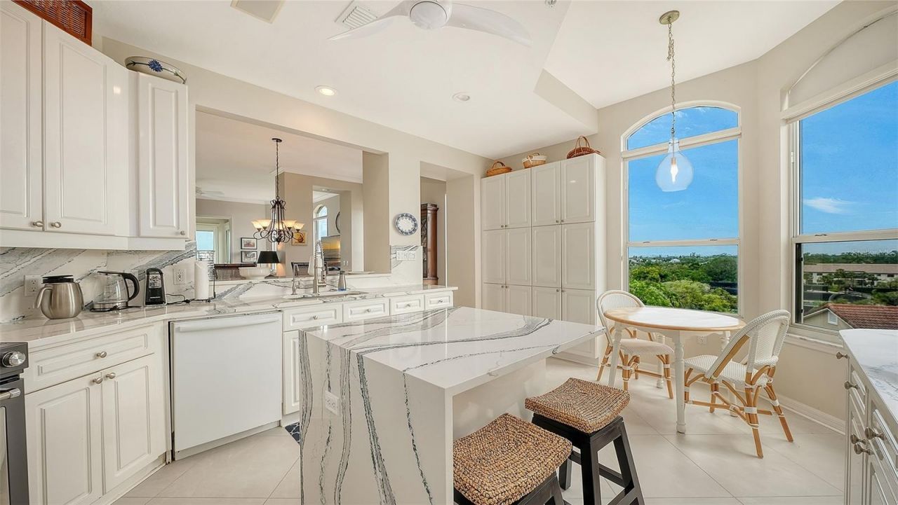 5420 Eagles Point Circle, Unit 406, Sarasota, FL 34231 Photo