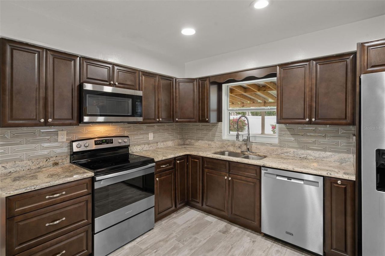 2037 67th Avenue S, Saint Petersburg, FL 33712 Photo