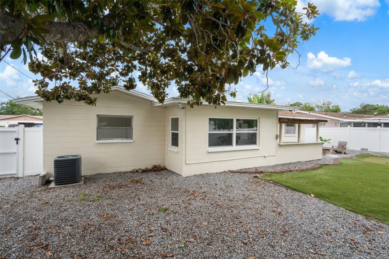 2037 67th Avenue S, Saint Petersburg, FL 33712 Photo