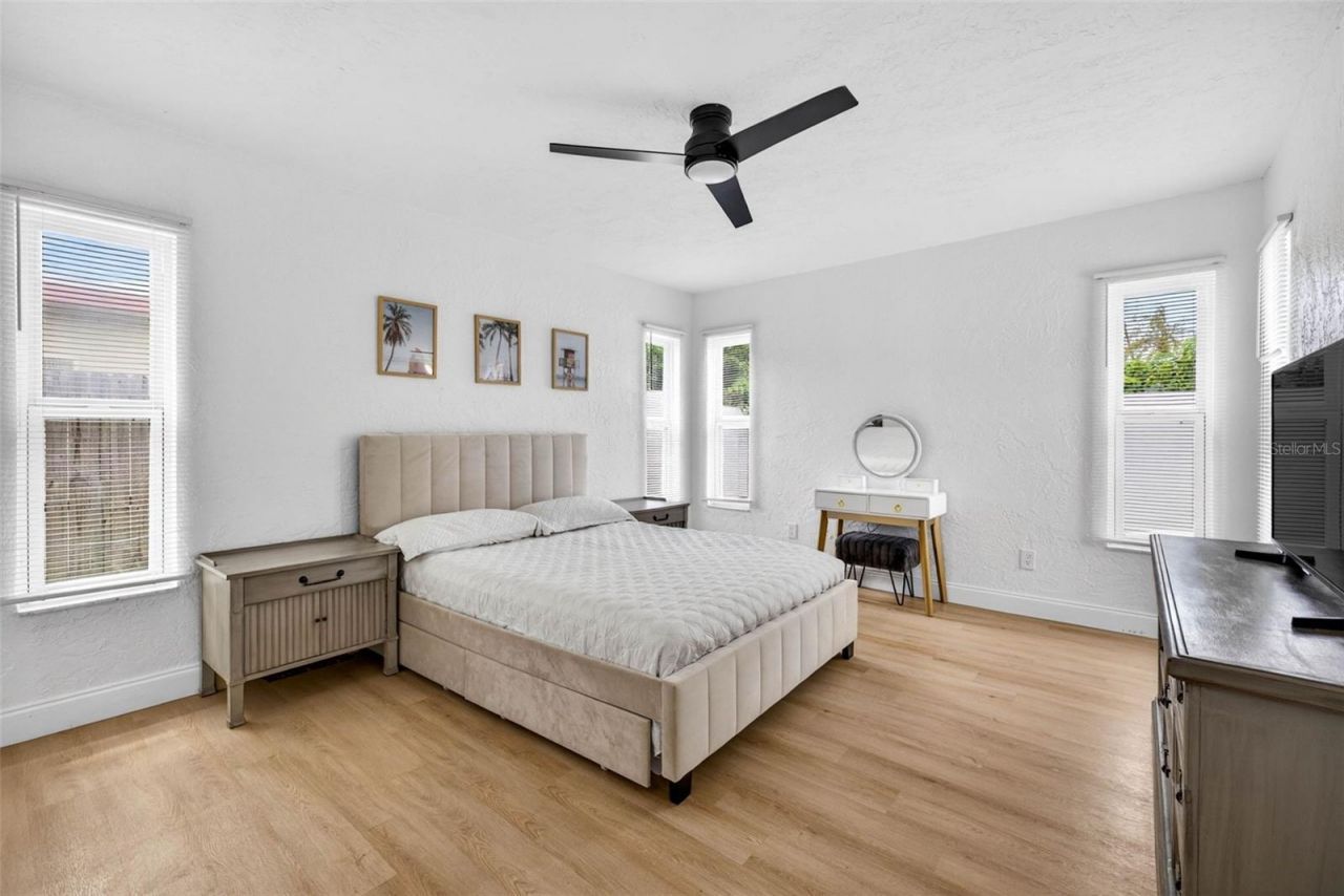 9836 52nd Terrace N, Saint Petersburg, FL 33708 Photo