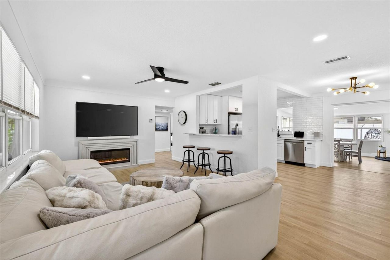 9836 52nd Terrace N, Saint Petersburg, FL 33708 Photo