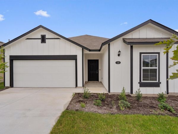 110 Keltic DR , Kyle, TX 78640
