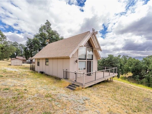 27200 Bear Valley Road , Tehachapi, CA 93561