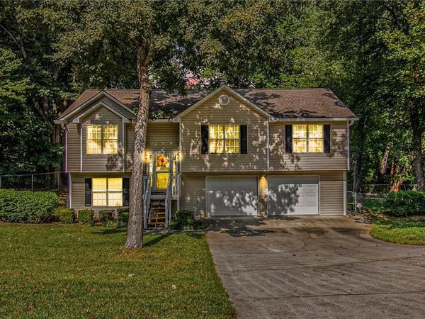 7312 White Flag Trail , Lithia Springs, GA 30122