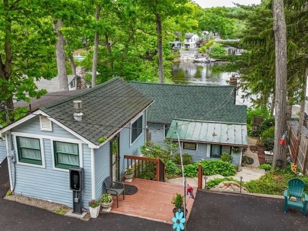 70 S Shore Rd, Byram, NJ 07821
