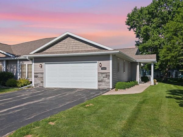 1274 CAMERON CIRCLE, Neenah, WI 54956