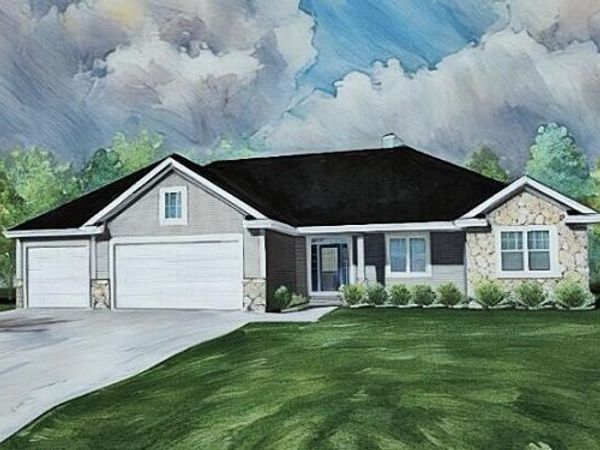 W220N4599 Timber DRIVE, Pewaukee, WI 53072