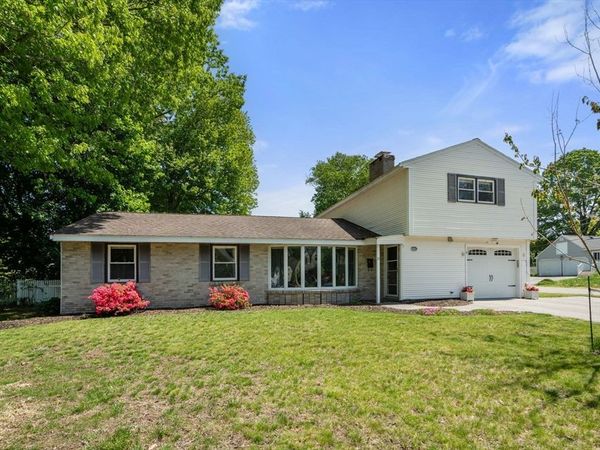 21 Randall Rd, Maynard, MA 01754