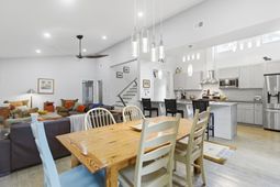 1584 Periwinkle Drive photo 4