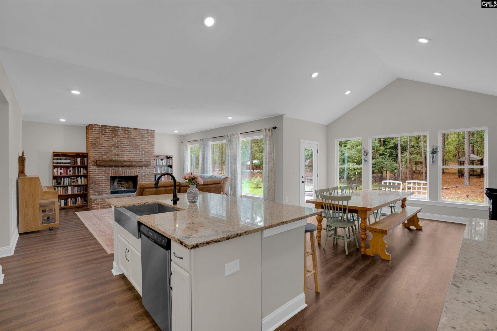 129 Lord And Tucker Court Photo 14