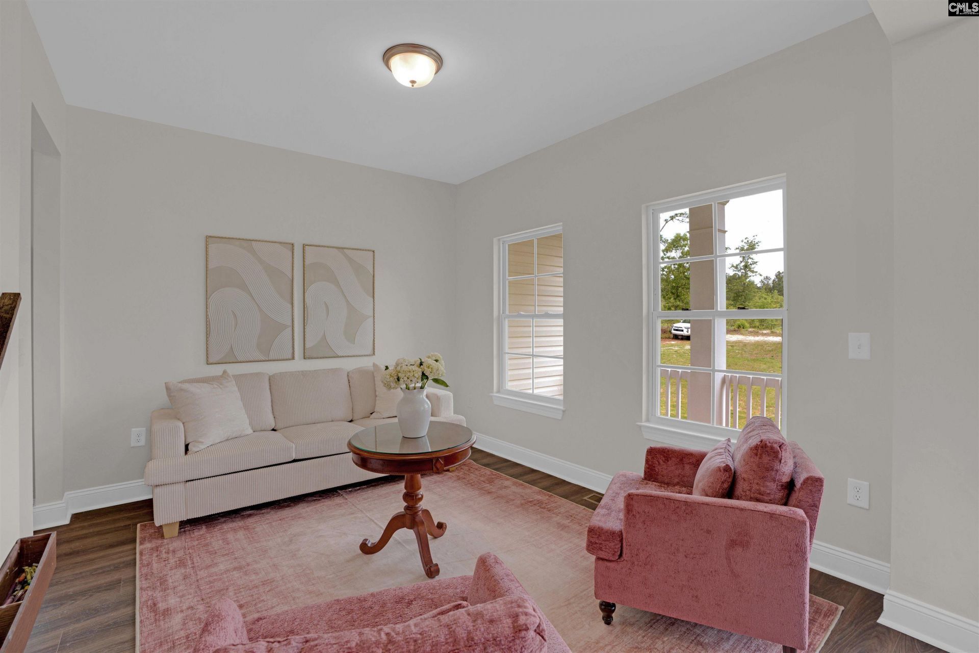 129 Lord And Tucker Court  Photo 4