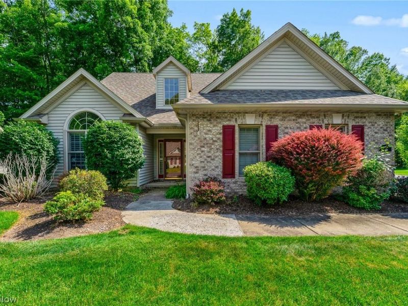8462 HITCHCOCK Road, Boardman, OH 44512 Photo 1