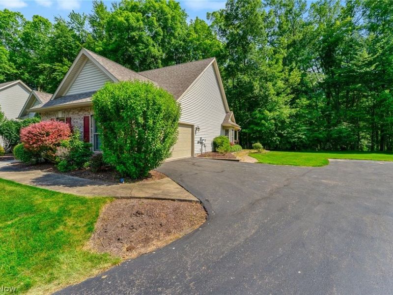 8462 HITCHCOCK Road, Boardman, OH 44512 Photo 4