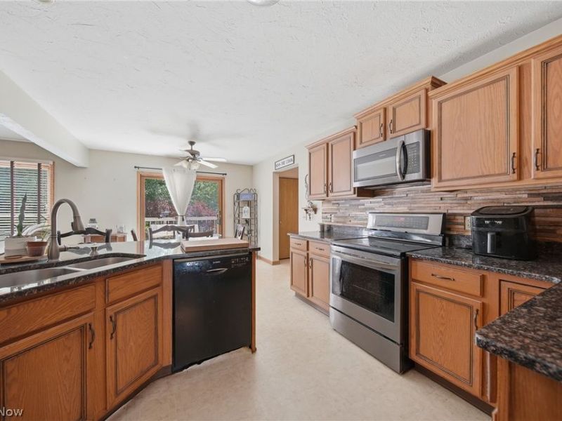 3021 Duquesne Drive , Stow, OH 44224 Photo 8