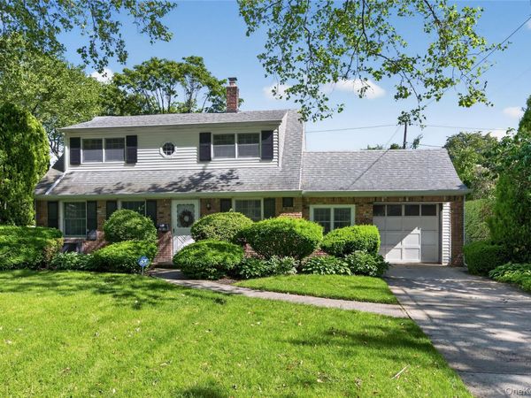 261 Wright Avenue , Carle Place, NY 11514
