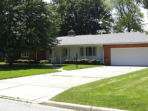 300 Mohican Road , Findlay, OH 45840