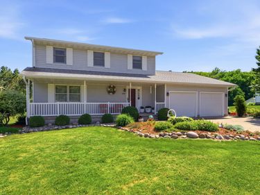 2478 HUMMINGBIRD, Muscatine, IA 52761