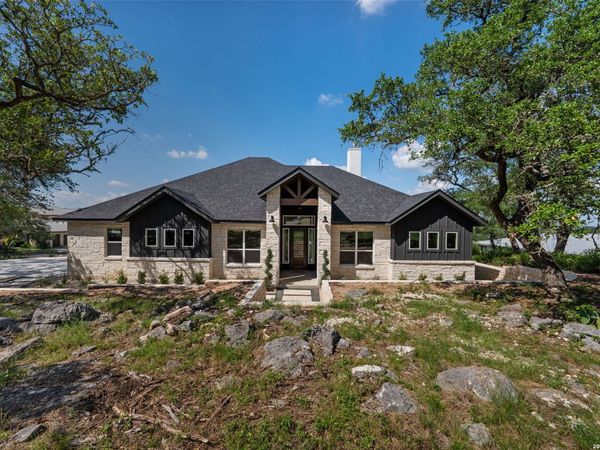375 SHADY HOLW, New Braunfels, TX 78132