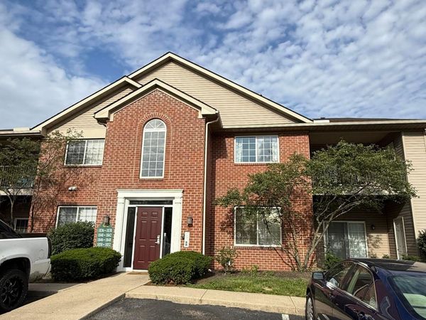 1852 Berrancher , Columbus, OH 43228