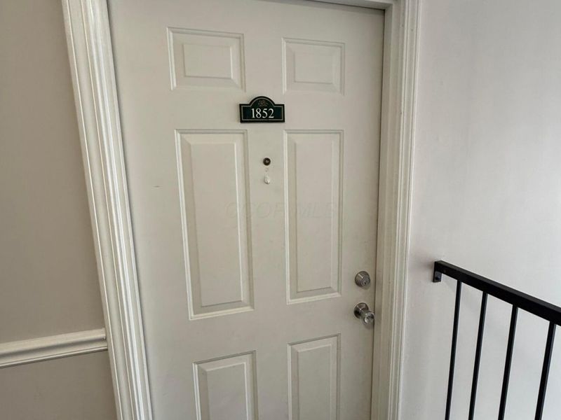 1852 Berrancher , Columbus, OH 43228 Photo 10