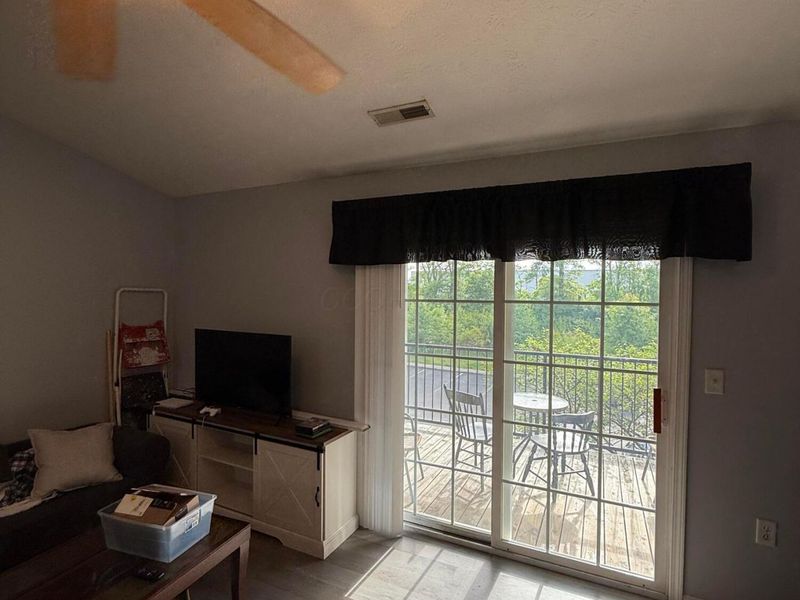 1852 Berrancher , Columbus, OH 43228 Photo 11