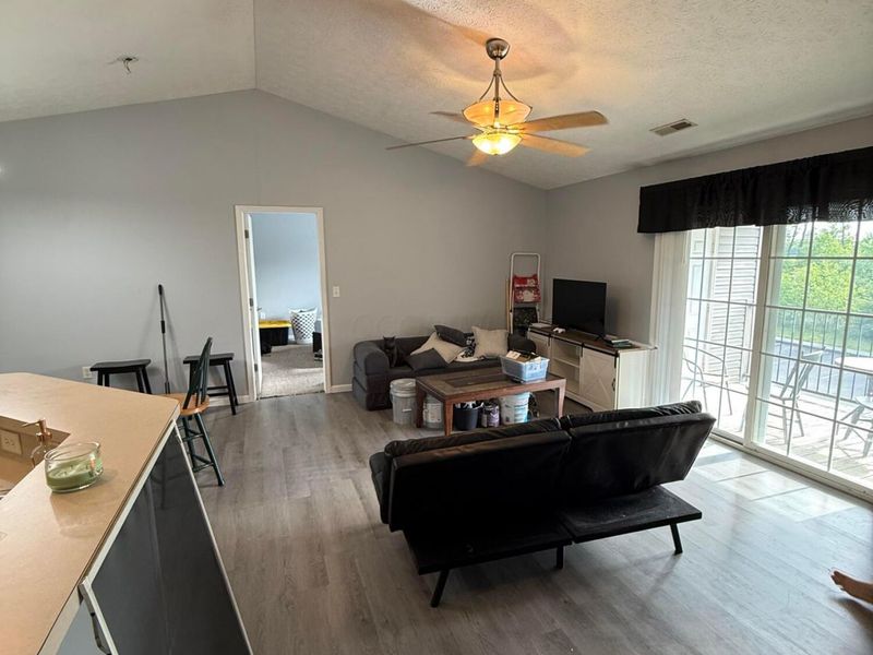 1852 Berrancher , Columbus, OH 43228 Photo 12