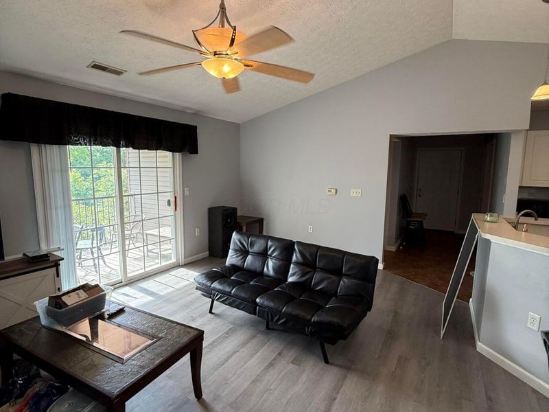 1852 Berrancher , Columbus, OH 43228 Photo 16