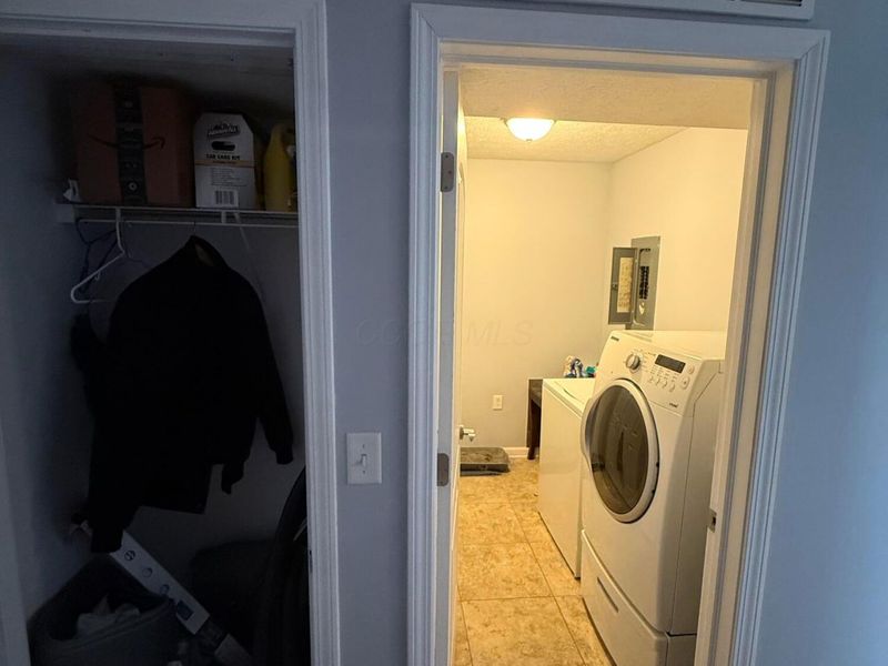 1852 Berrancher , Columbus, OH 43228 Photo 31