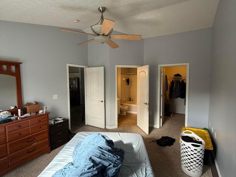 1852 Berrancher , Columbus, OH 43228 Photo 4